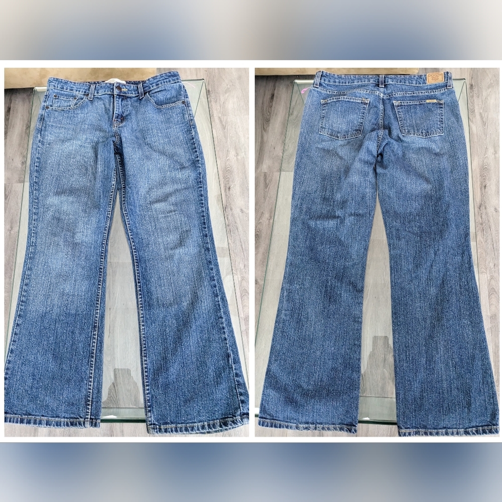 Levi's Signature Medium Wash Mid-Rise Boot Cut Women's Size 10 Short